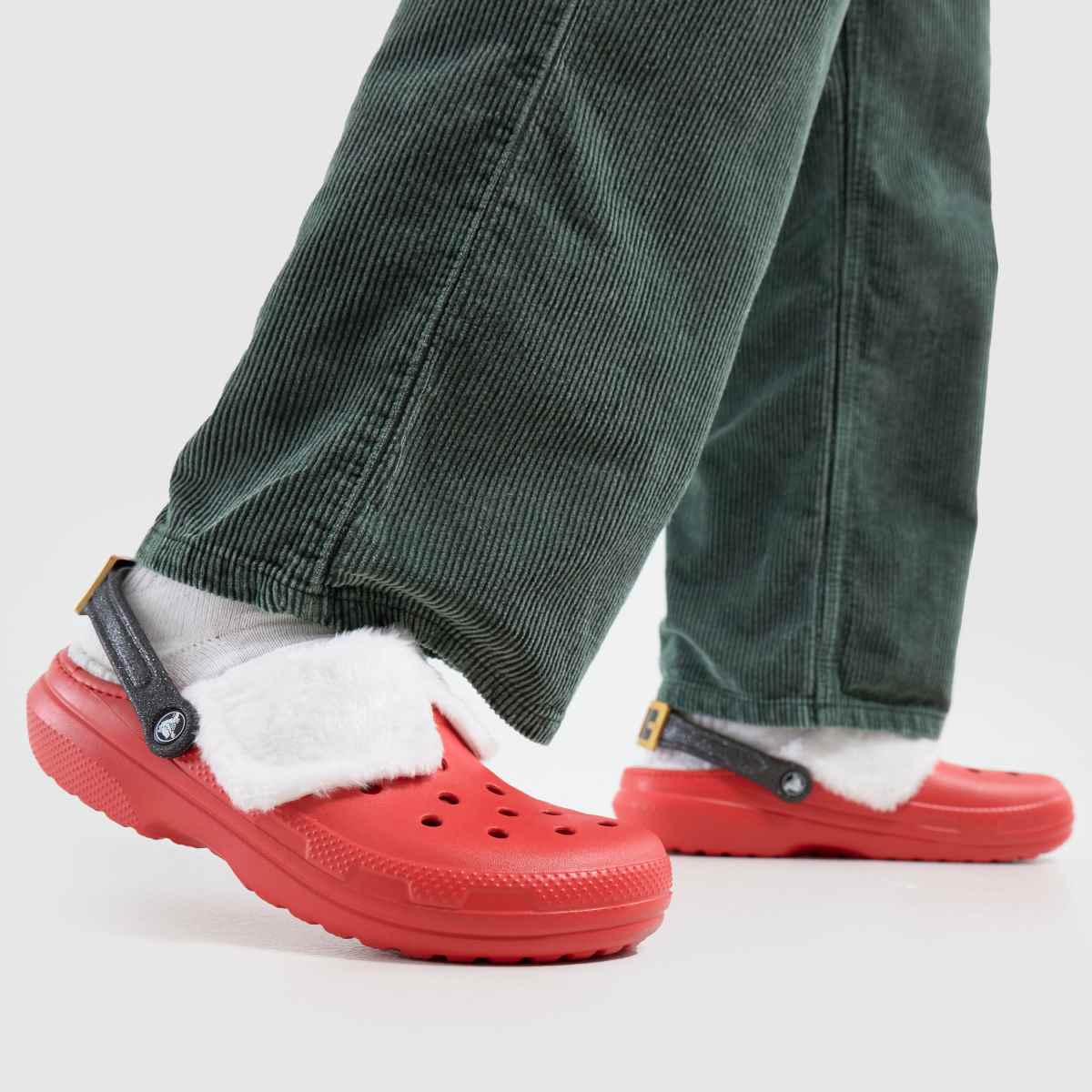 Crocs klasszikus bélelt Santa klumpa szandál piros színben