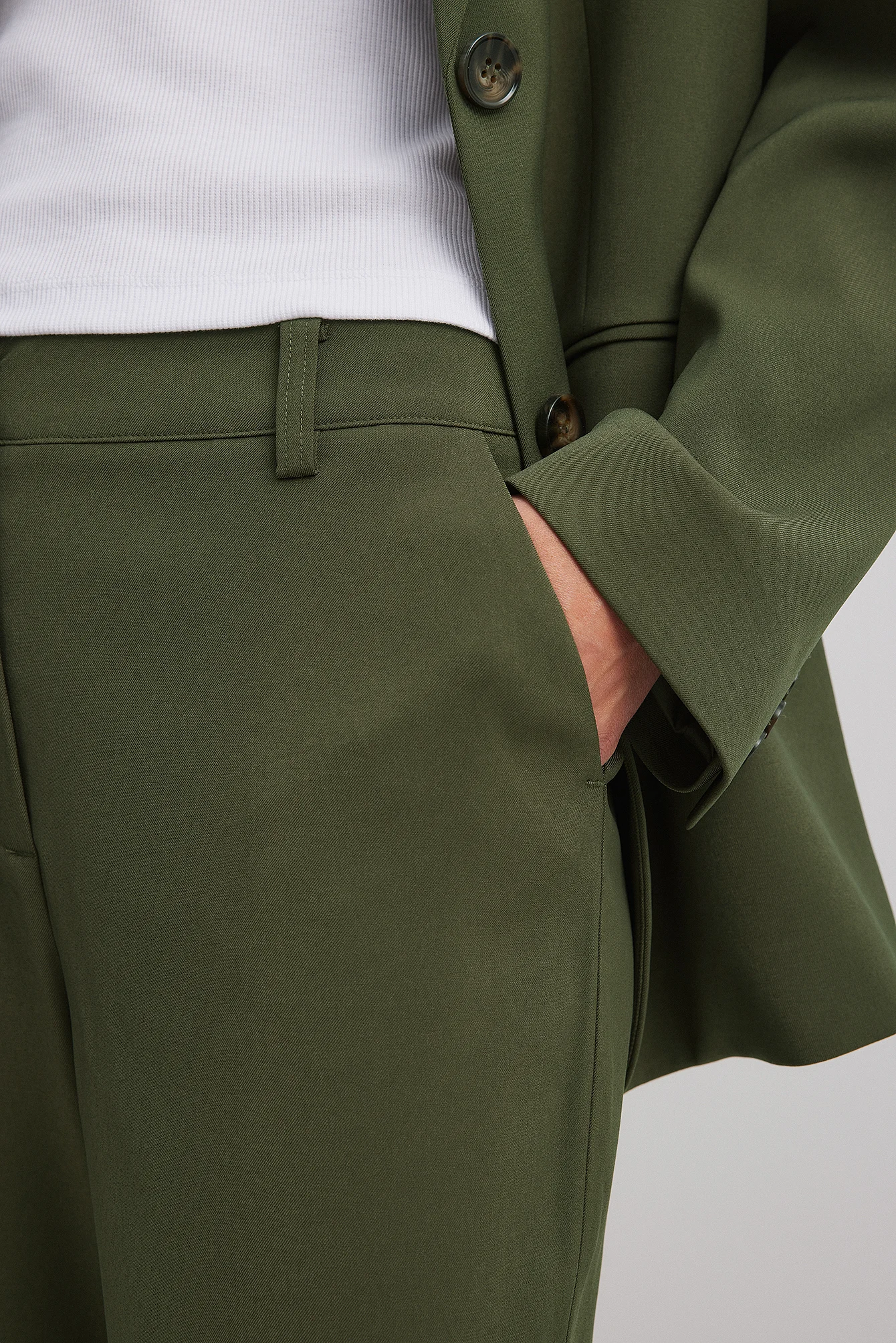 Taillierte Anzughose mit mittelhoher Taille