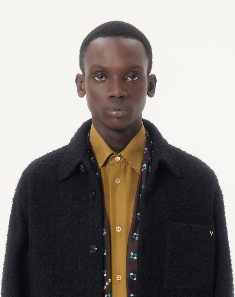 Jaqueta camisa Valentino em tweed de algodão com detalhes dourados
