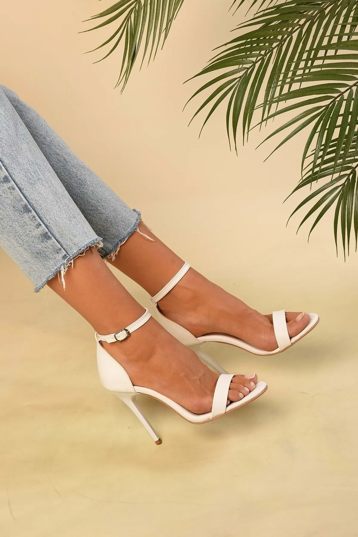Shoeberry  Damen-Midia-Schuhe mit einem Riemen und weißem Hautabsatz