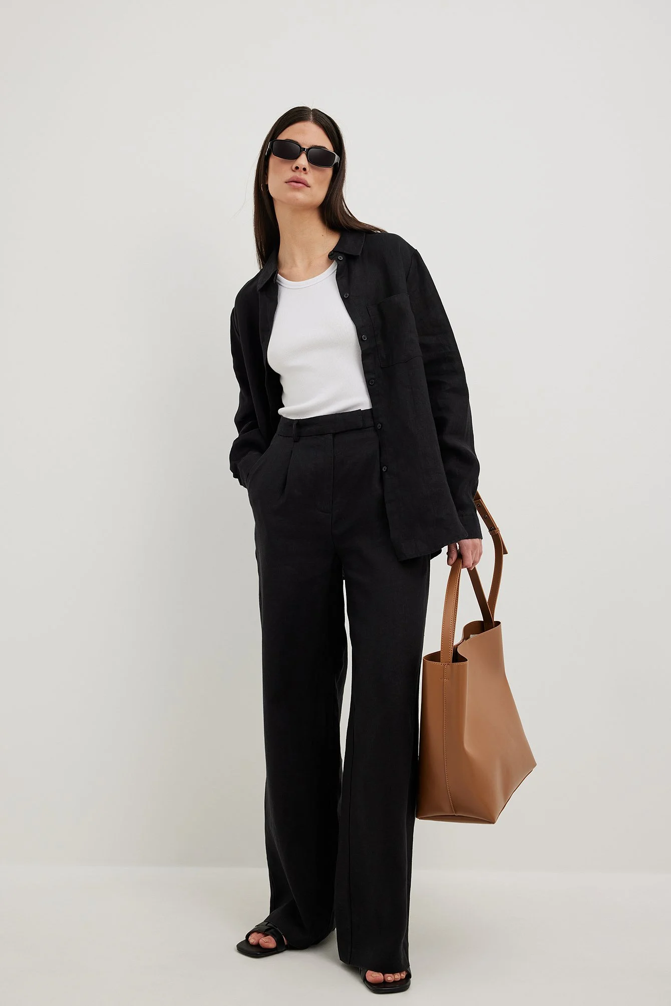 Leinenhose mit weiten Beinen