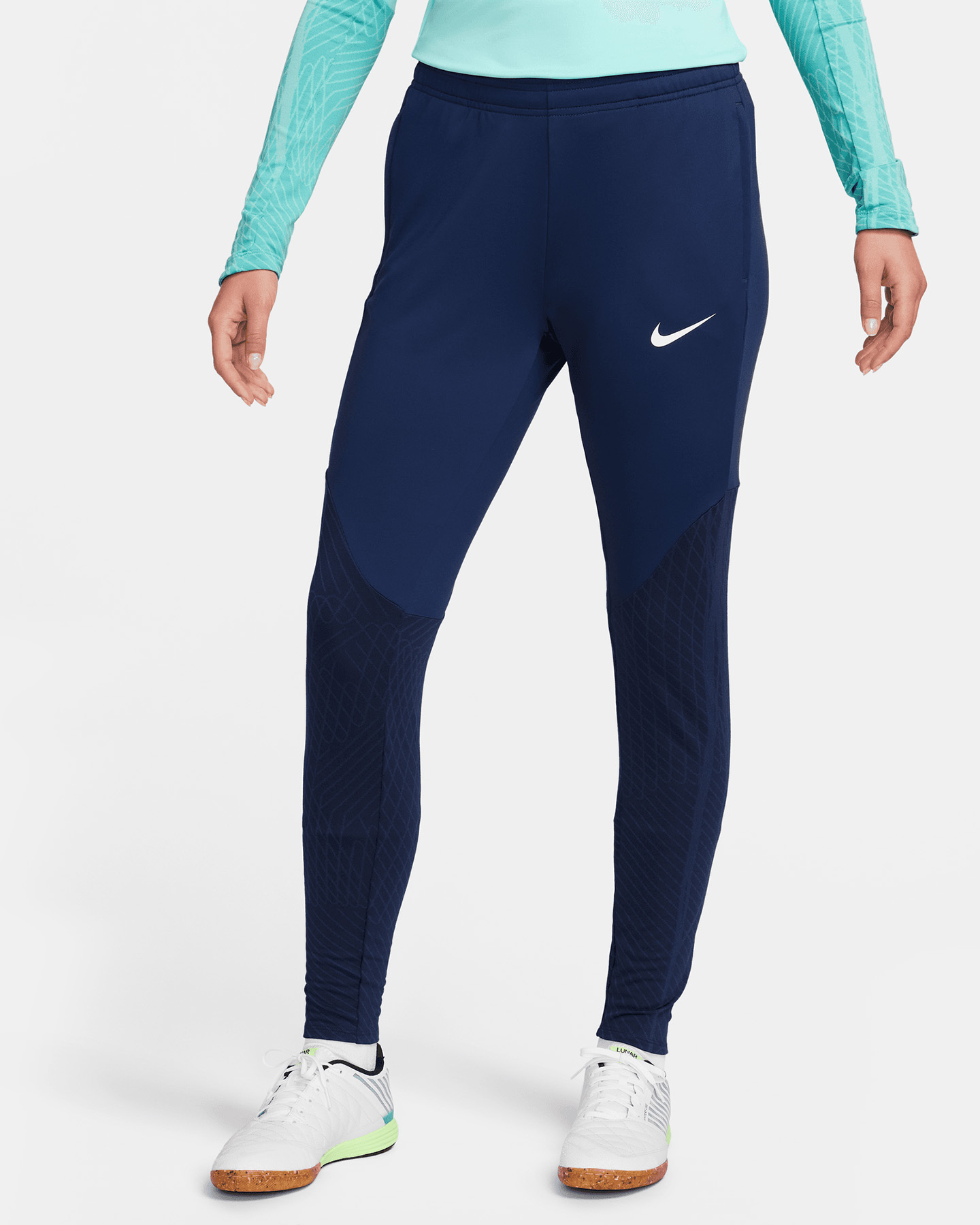 Futbalové šortky Nike Strike Soccer W DX0496-410