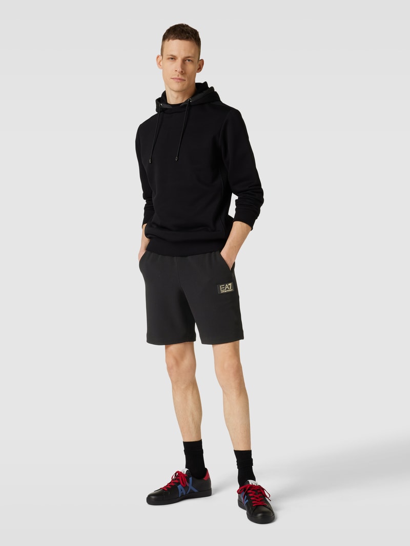 Sweatshorts mit Label-Patch in schwarz