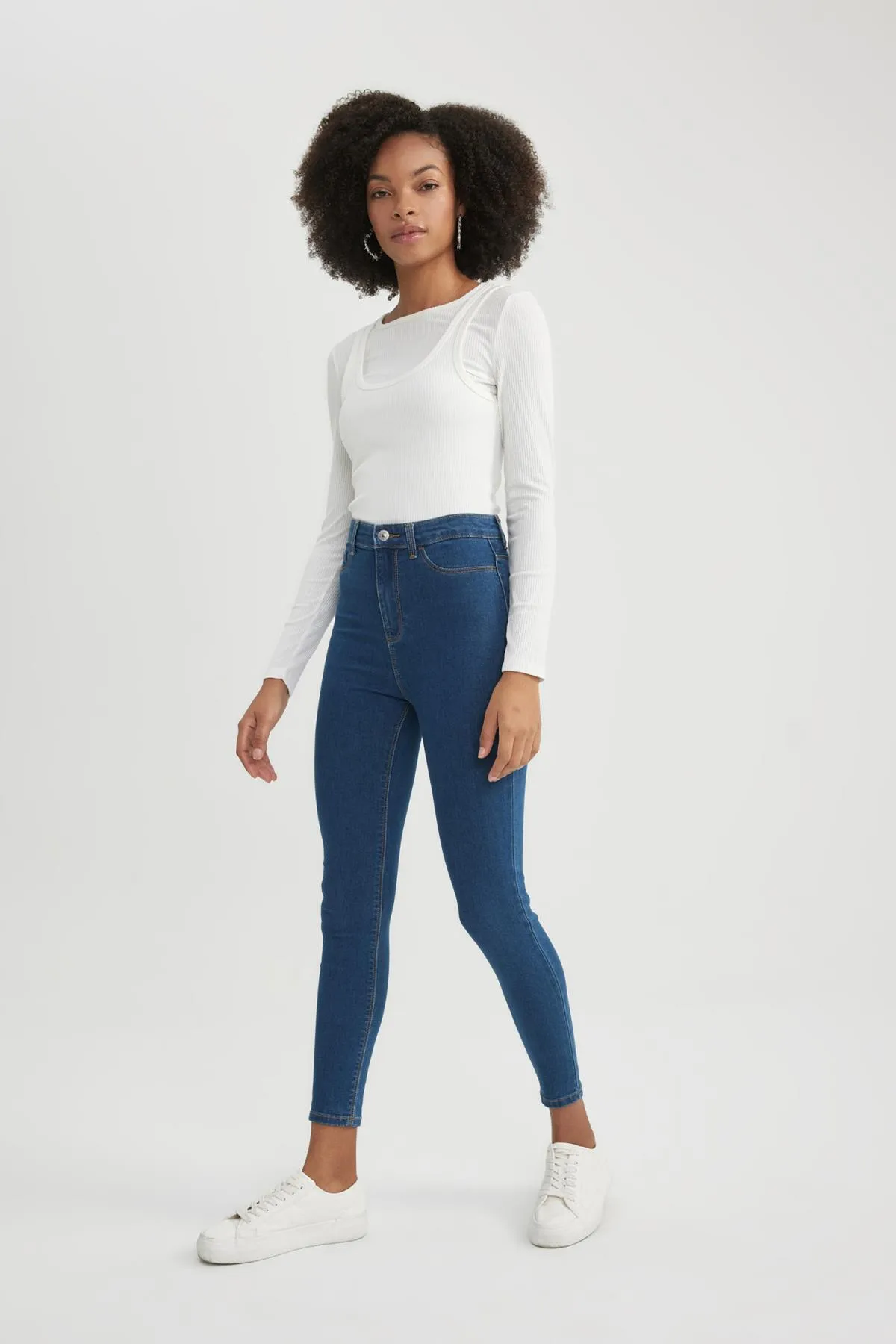 DeFacto  Jegging Jeanshose mit hoher Taille und Knöchellänge und schmalem Bein B7498ax24sp