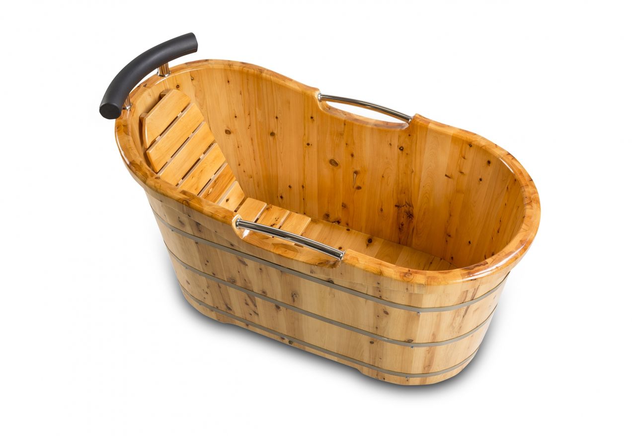 PureHaven freistehende Holzbadewanne 135x67 cm aus Zedernholz 120 L ergonomische Formgebung pflegeleichte Oberfläche verstärkter Rahmen inkl. Ablauf