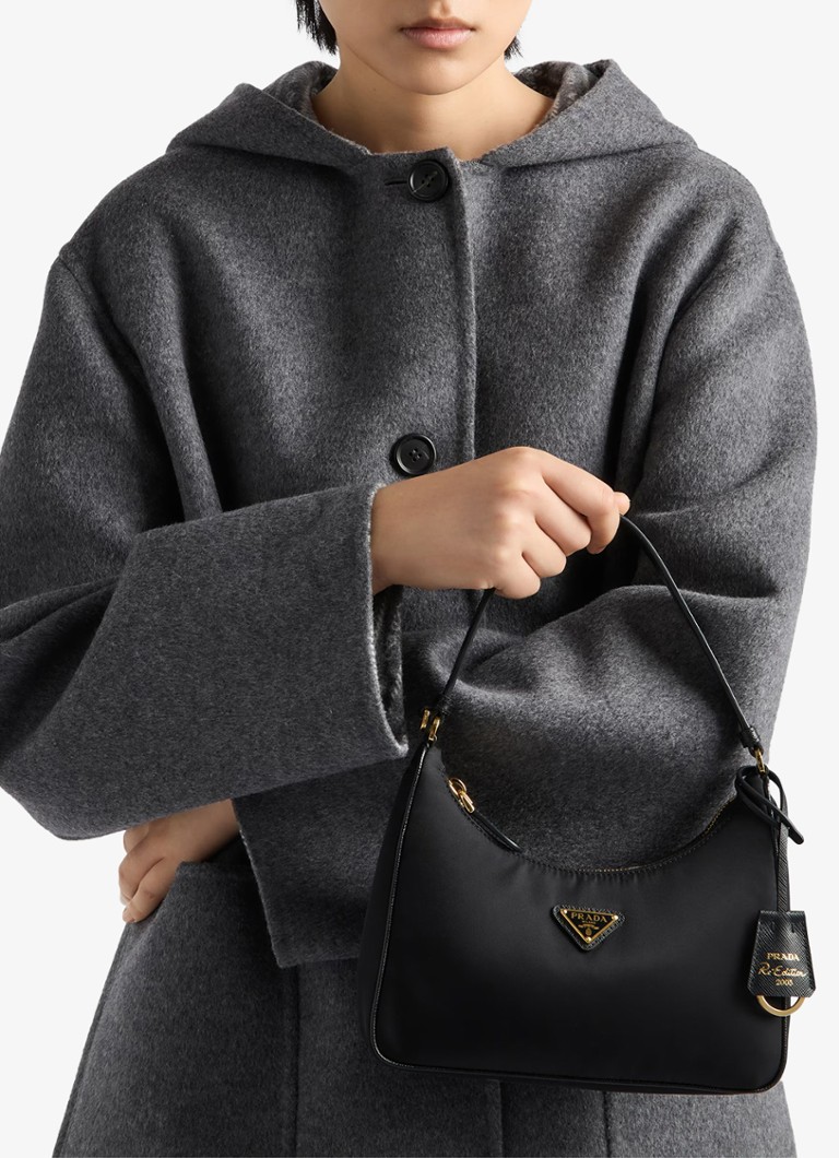 Prada Re-Edition 2005 Re-Nylon Mini -käsilaukku nahkayksityiskohdilla