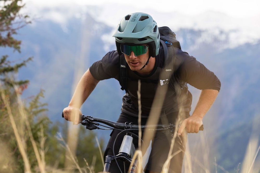 uvex revolt MIPS - Fullface Helm kaufen | Bike-Discount