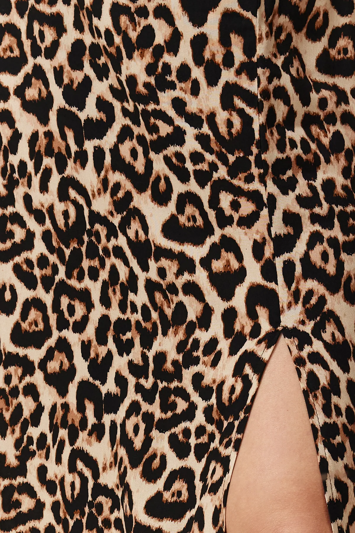 Trendyol Collection  Maxirock aus Viskose mit Animalmuster - Mehrfarbig mit Schlitzdetail TWOSS24ET00205