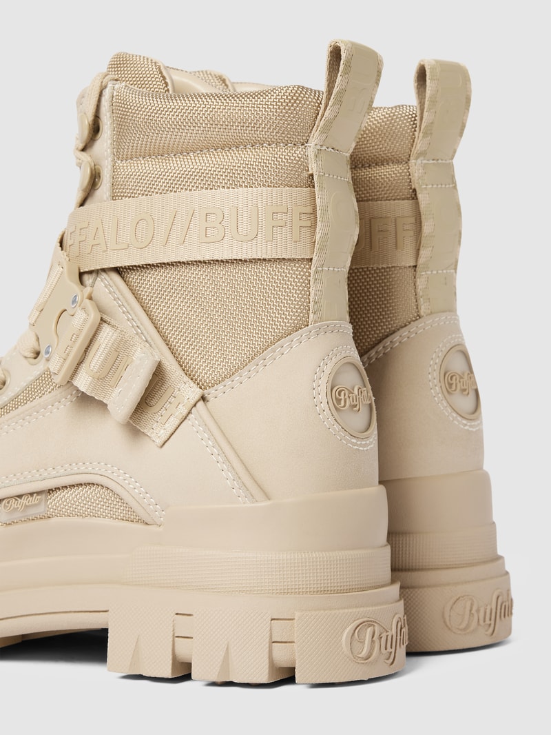 Schnürboots in Leder-Optik Modell 'ASPHA' in beige
