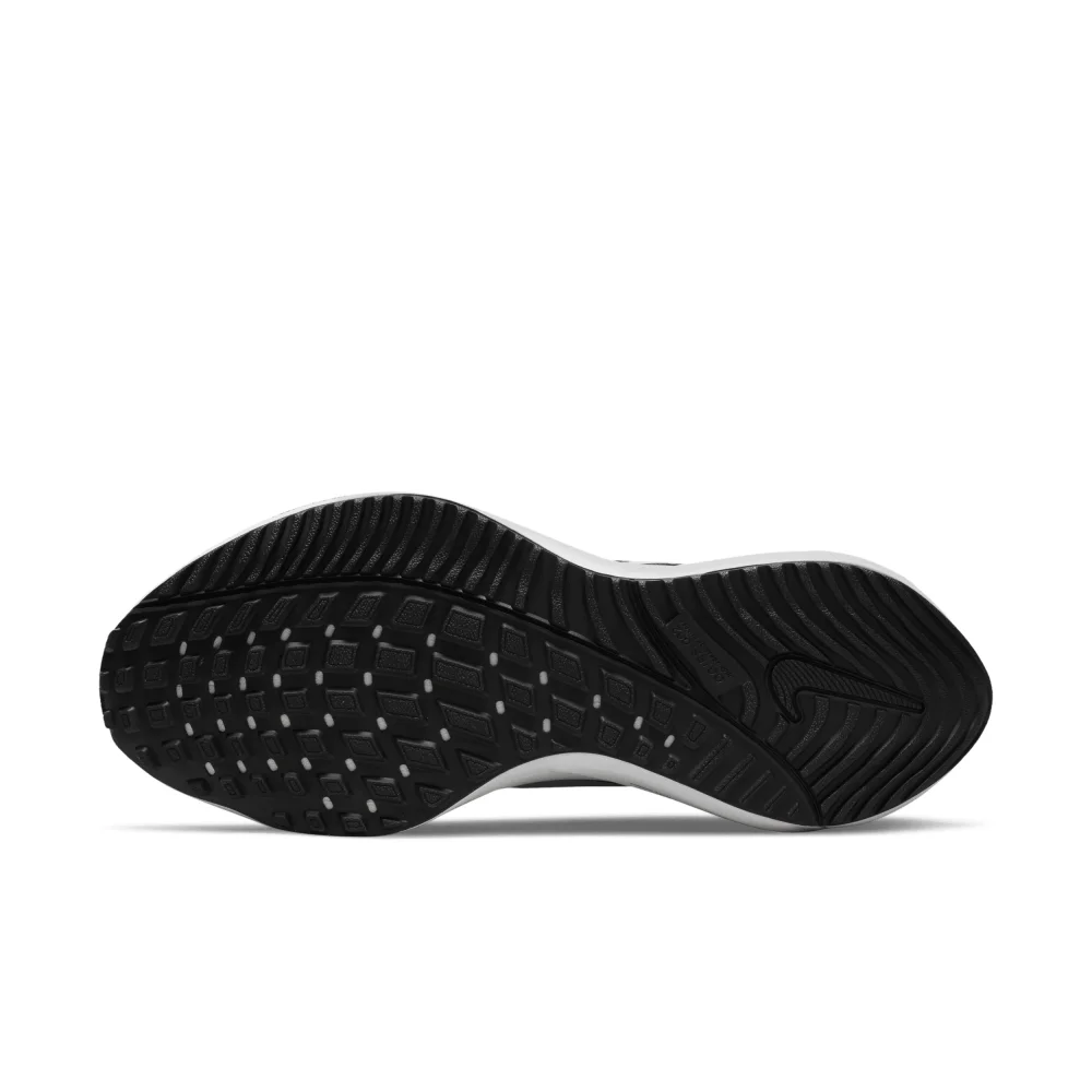 Nike Air Zoom Vomero 16 DA7698-001 / schwarz
