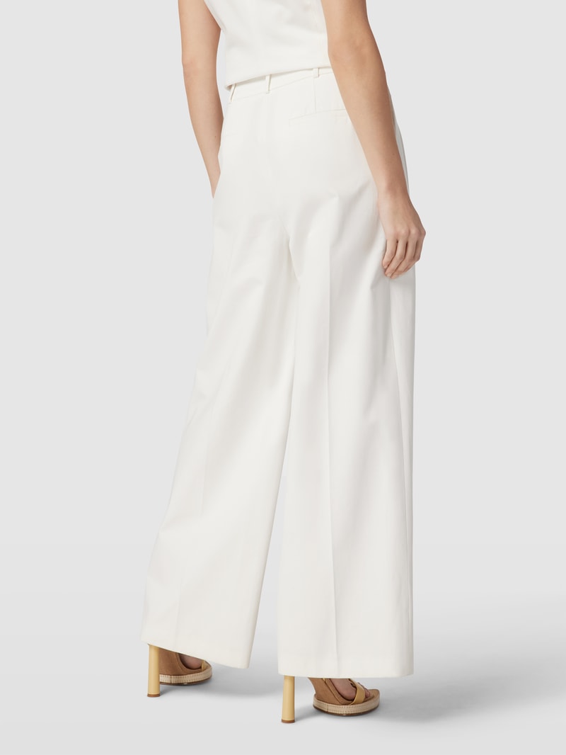 Loose Fit Bundfaltenhose mit französischen Eingrifftaschen in offwhite
