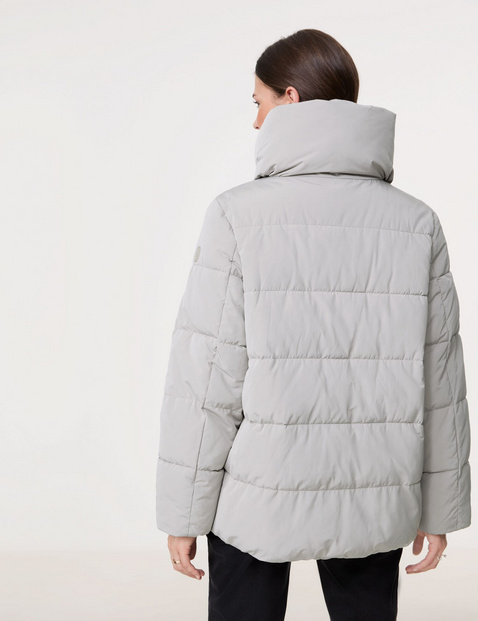 Gefütterte Outdoorjacke mit Seitenschlitzen
