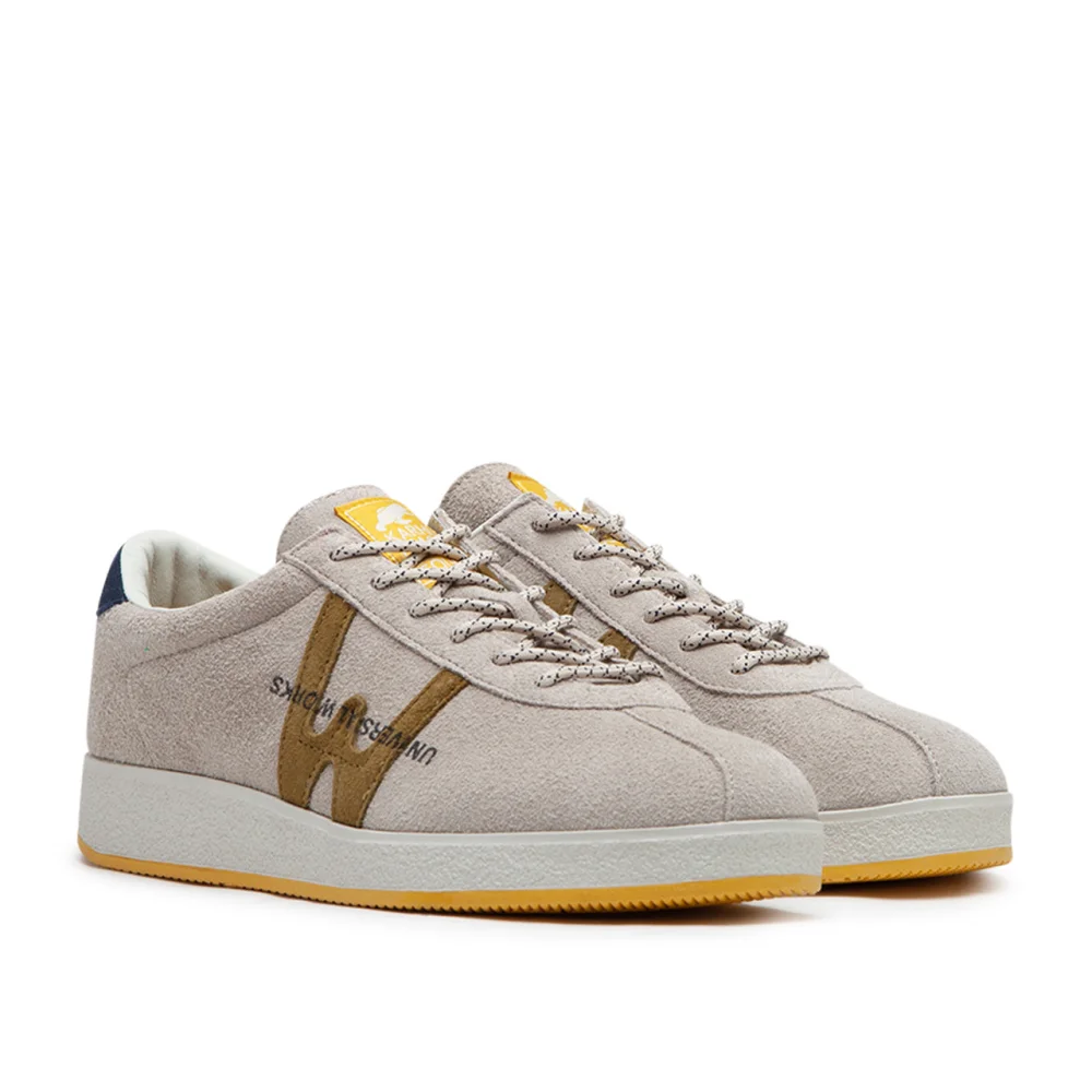 Karhu x Universal Works Trampas F809039 / braun