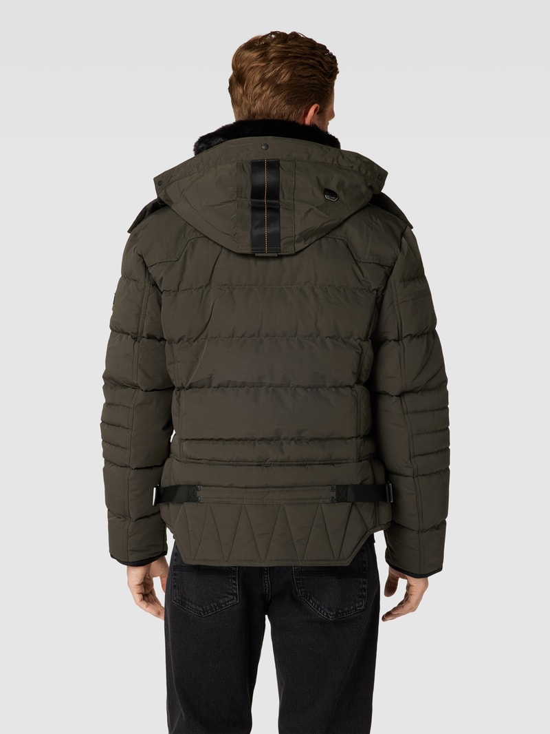Funktionsjacke mit Kapuze in olivgrün