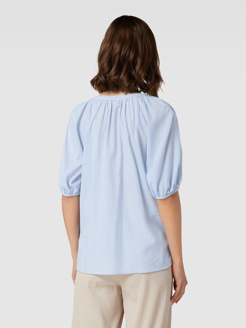 Bluse mit Schlüsselloch-Ausschnitt mit Schnürung Modell 'Bauern' in hellblau