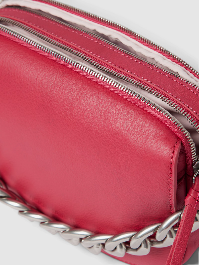 Umhängetasche aus Leder in fuchsia