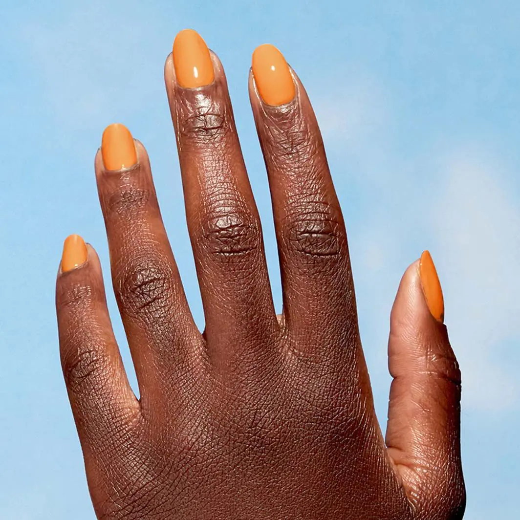 Opi Nature Strong lak za nokte Bee The Change 15ml