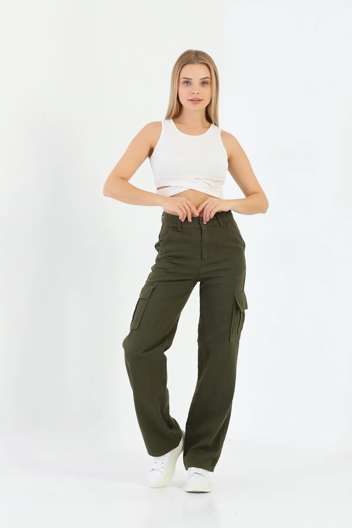 BİKELİFE  Khakifarbene Cargohose für Damen mit hoher Taille und weitem Bein