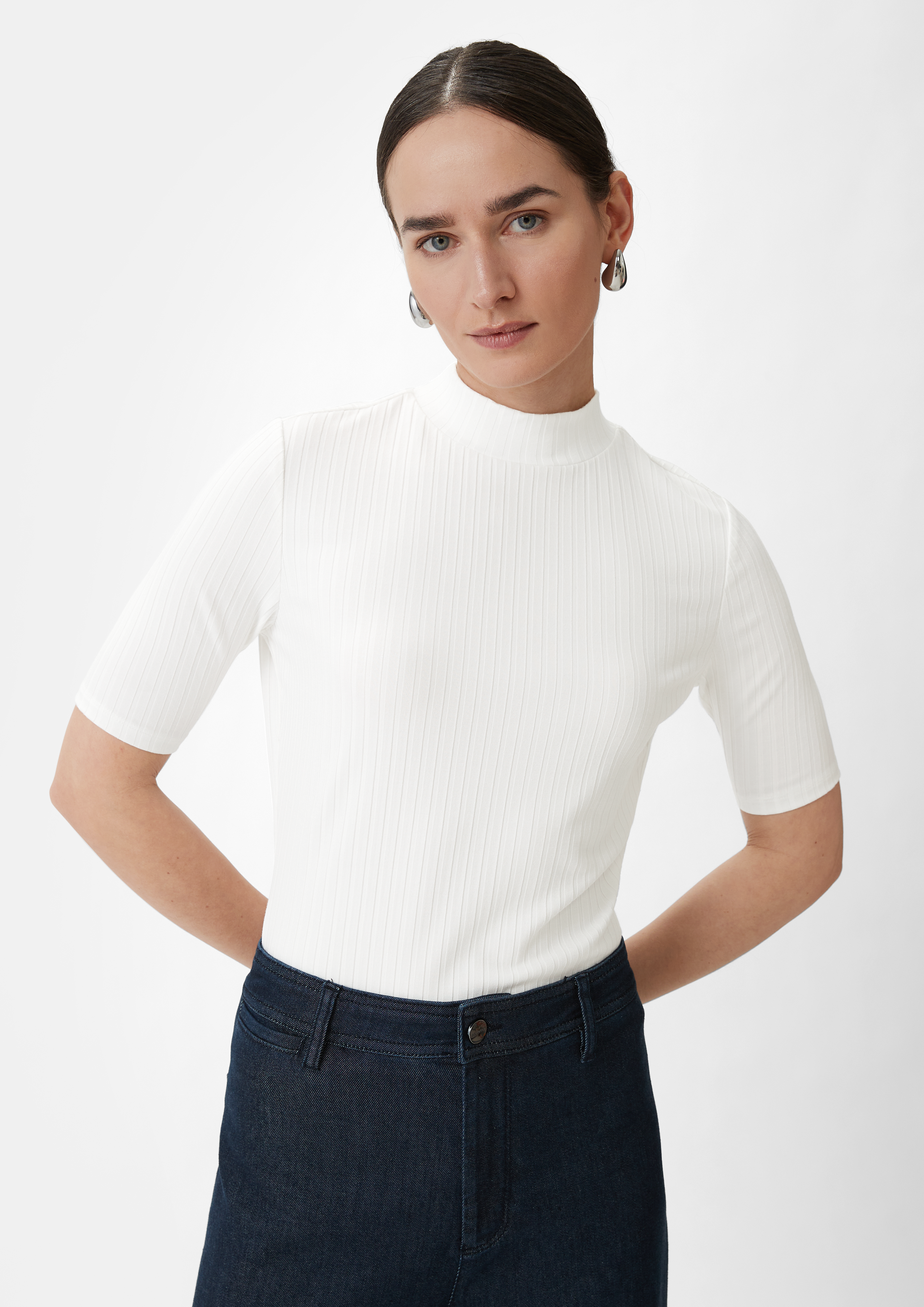 T-Shirt mit Turtleneck - weiß