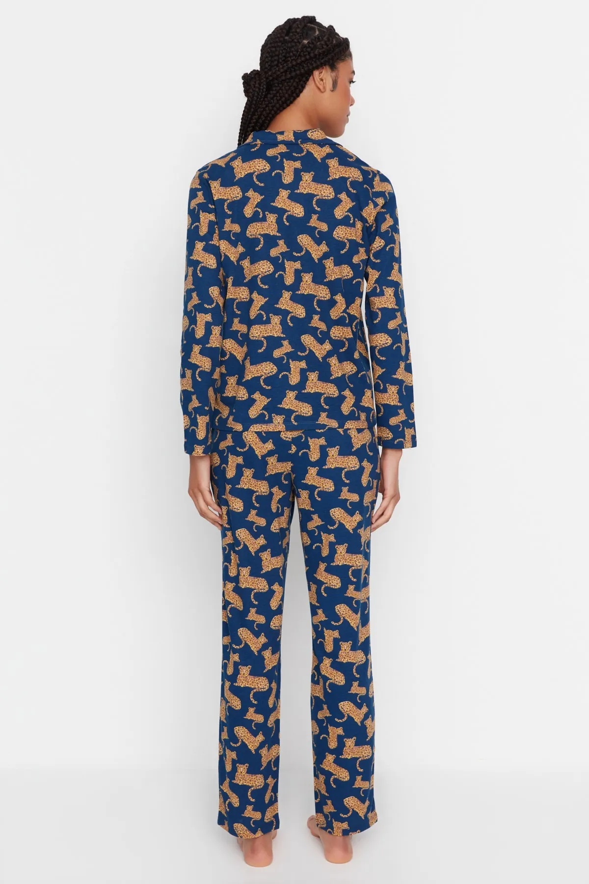 Trendyol Collection  Petrolfarbenes Pyjama-Set aus Strick mit Gepardenmuster THMAW23PT00150
