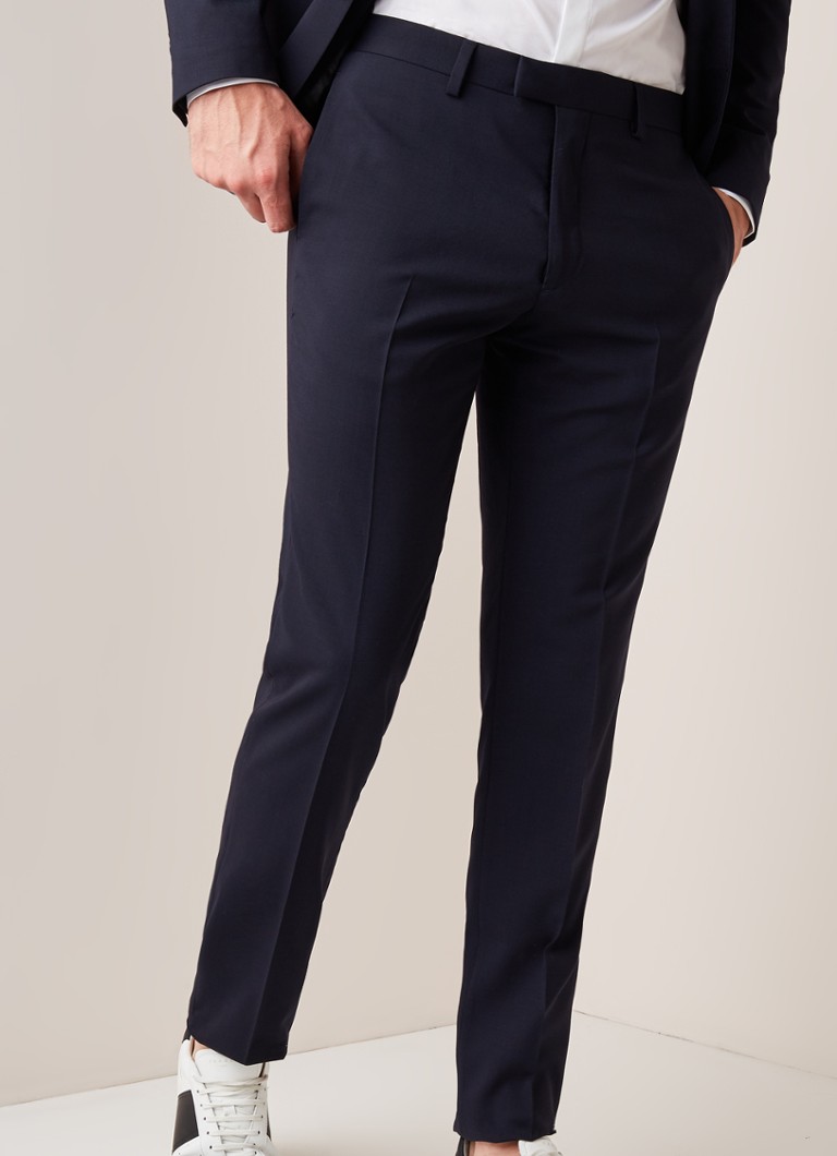 Pantaloni Sandro din lână, cu croială mulată și talie călcată.