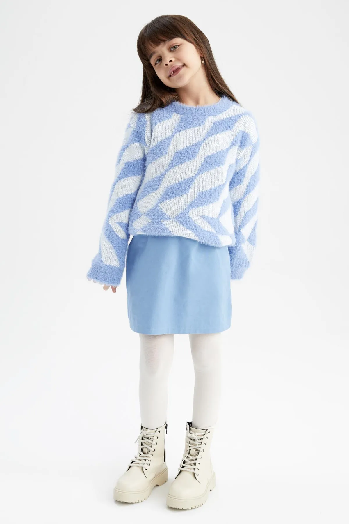 DeFacto  Strickpullover für Mädchen mit normaler Passform und Rundhalsausschnitt
