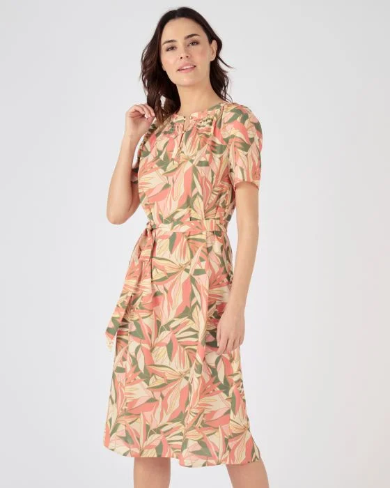 Robe avec smocks au col