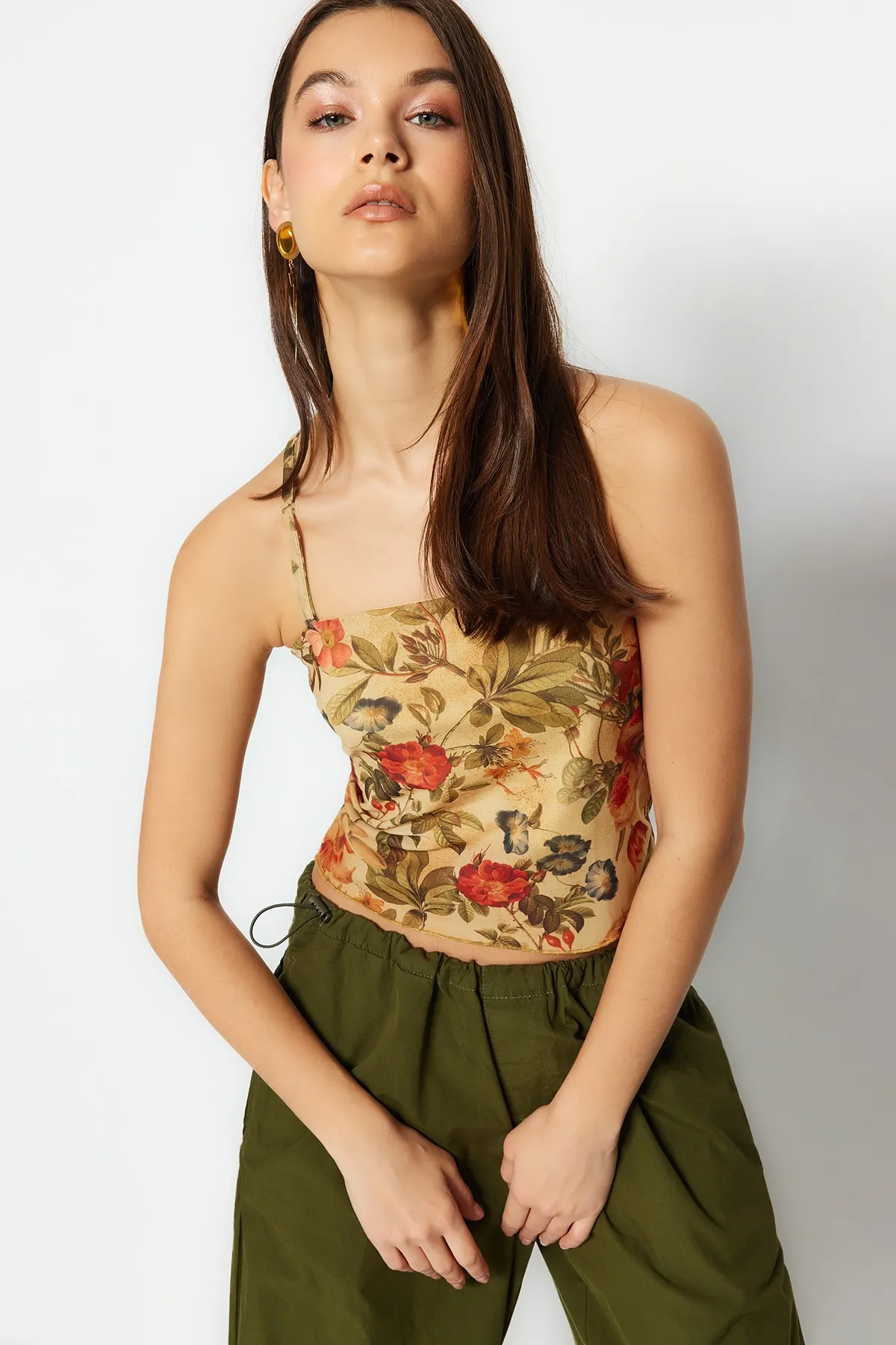 Trendyol Collection  Mehrfarbige, floral gemusterte, taillierte, bauchfreie, gefütterte Strickbluse aus dehnbarem Tüll TWOSS23BZ00710