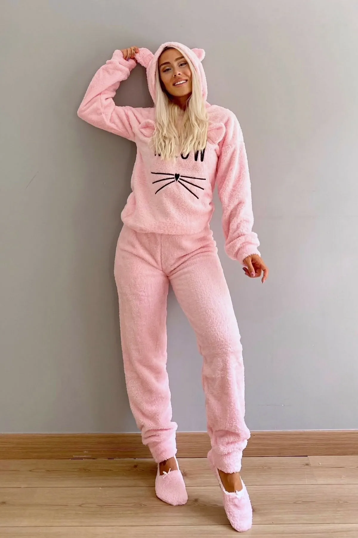 Pijamaevi  Puderrosa Meow gemustertes Vollplüsch-Pyjama-Set