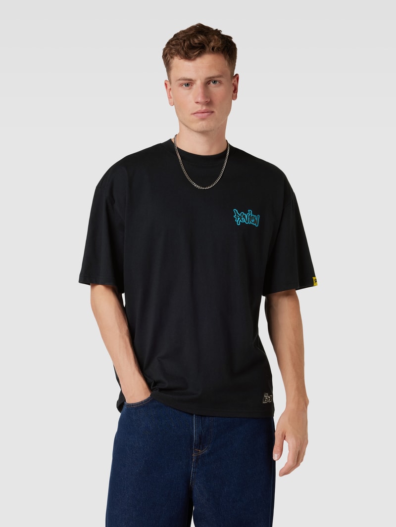 T-Shirt mit Label-Print in schwarz