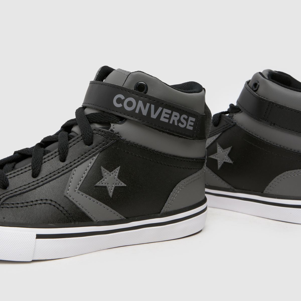 Converse szürke és fekete Pro Blaze Strap fiús ifjúsági cipő