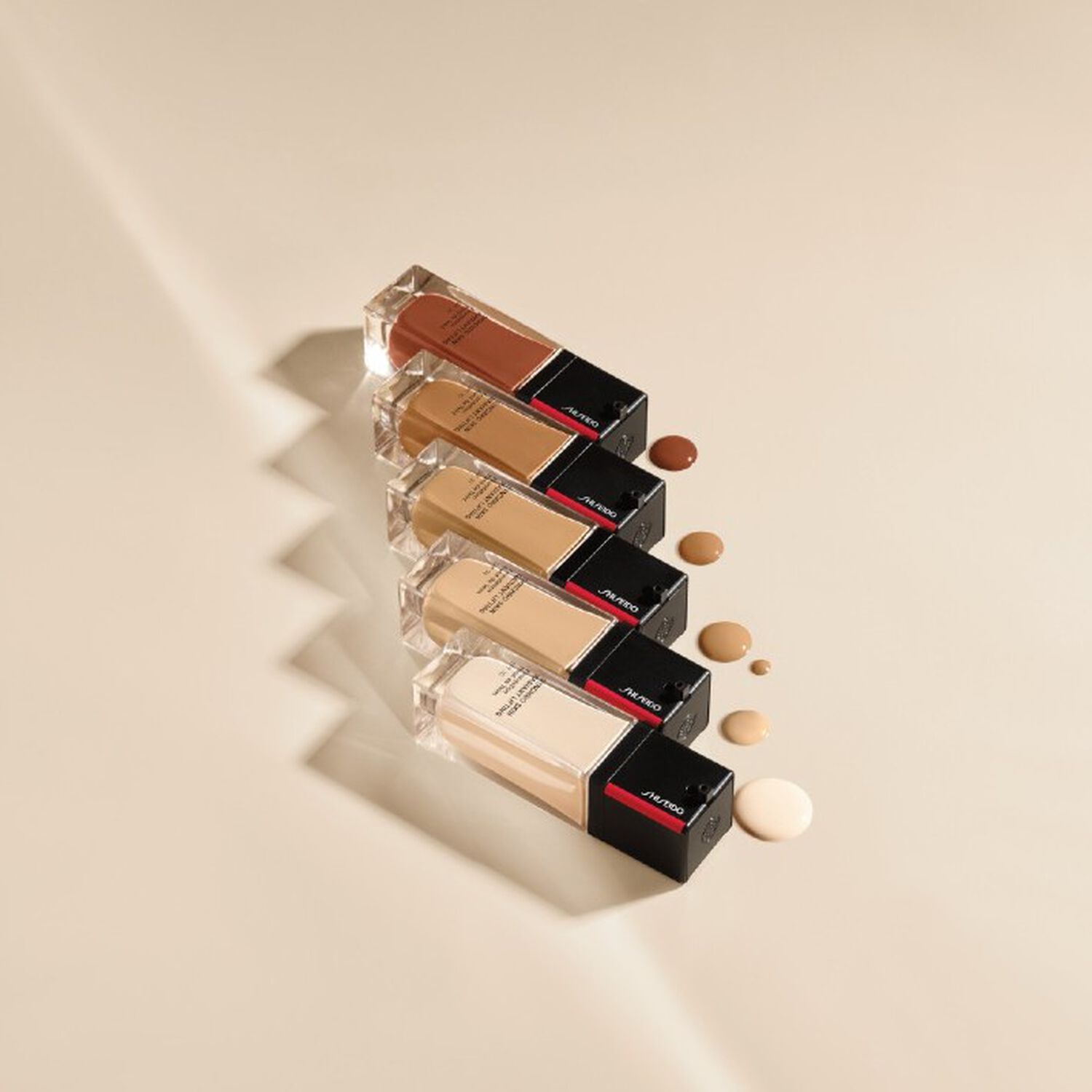 Shiseido Synchro Skin Radiant Lifting Fond de Teint SPF30