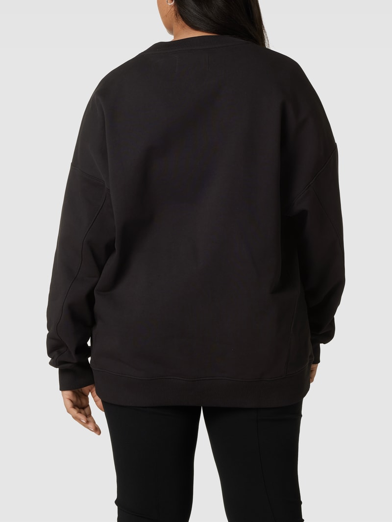 PLUS SIZE Sweatshirt mit Label-Print Modell 'PLUS LIGHTBOX CK' in schwarz