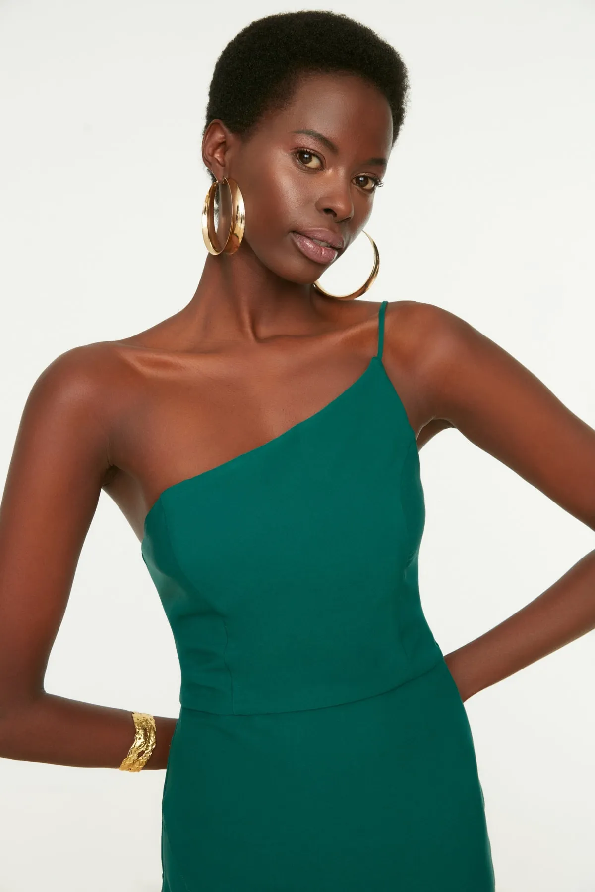 Trendyol Collection  Abendkleid mit smaragdgrünem Kragen und detailliertem Kragen TPRSS21EL2462