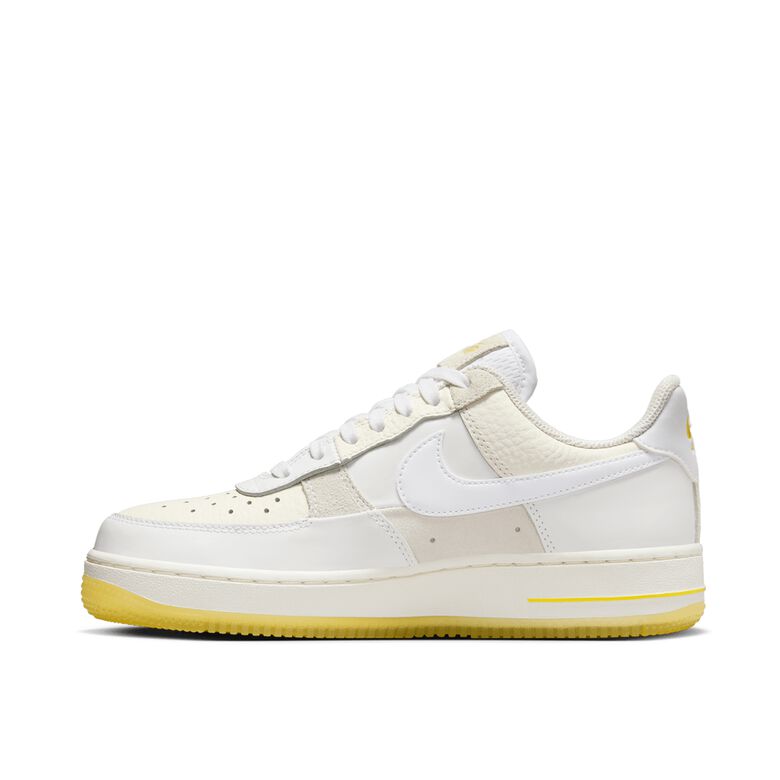NIKE Wmns Air Force 1 '07 Low summit white/white-optic yellow-sail