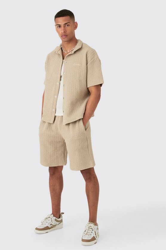 Kastiges Oversize Poloshirt und Shorts mit Stickerei