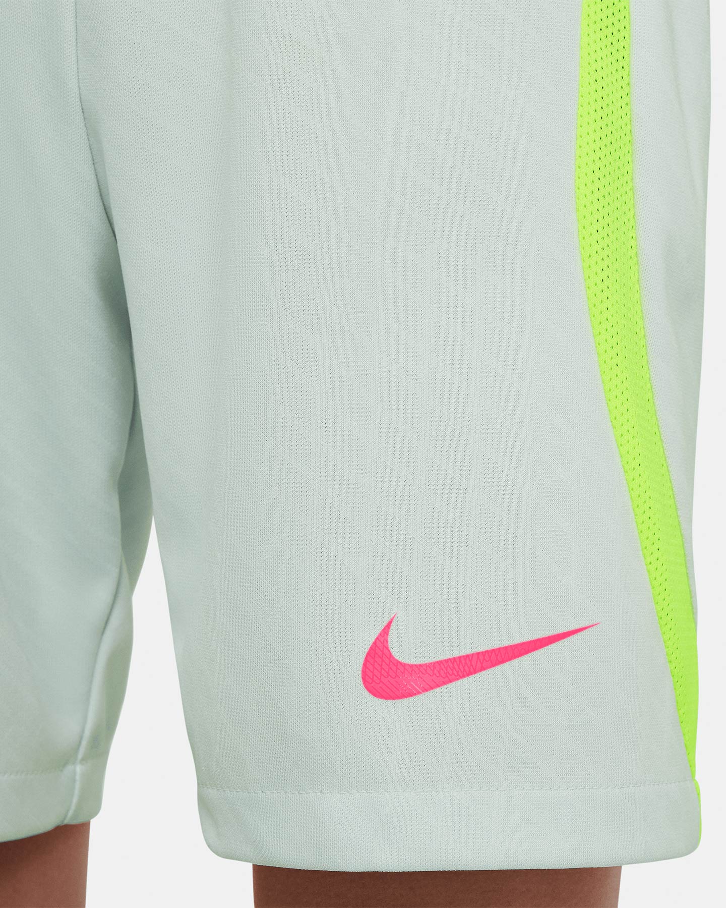 Futbalové šortky Nike Strike Jr FD0314-043
