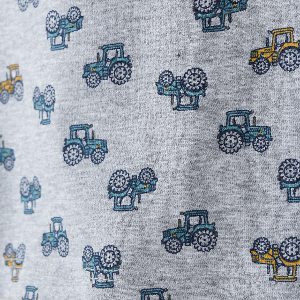 2 Jungen Unterhemden mit Trecker-Print