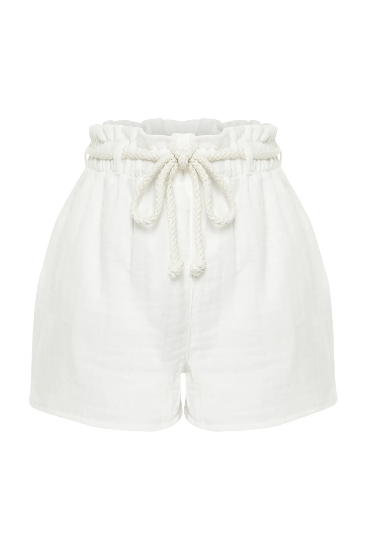 Trendyol Collection  Weiße, gewebte, geschnürte Musselin-Shorts mit Gürtel und Bermuda TBESS24SR00008