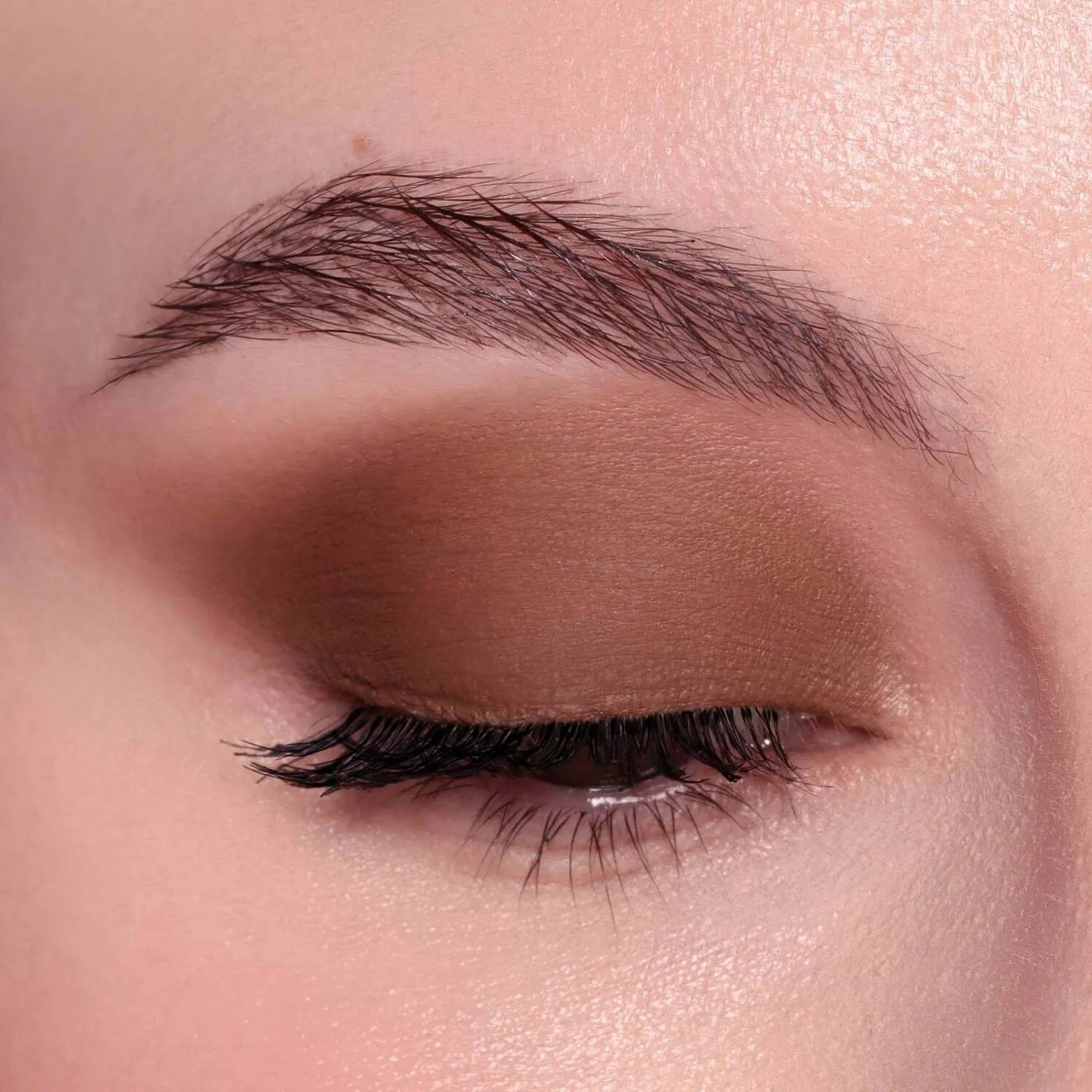 Sombra de ojos líquida Chromo Therapy con acabado mate - Sombra de ojos en crema