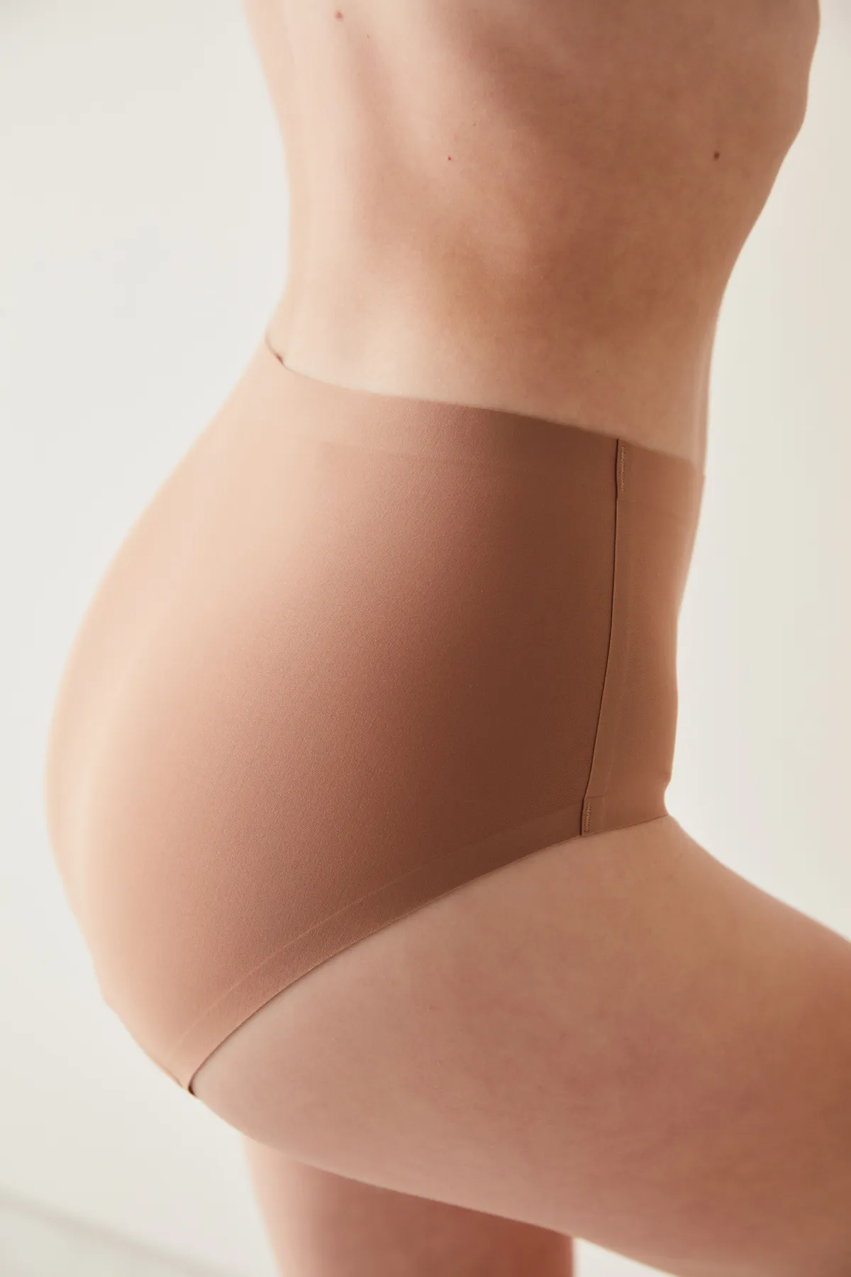 Penti  #Bebırakmaz Bronzene Höschen zur Menstruationsunterstützung