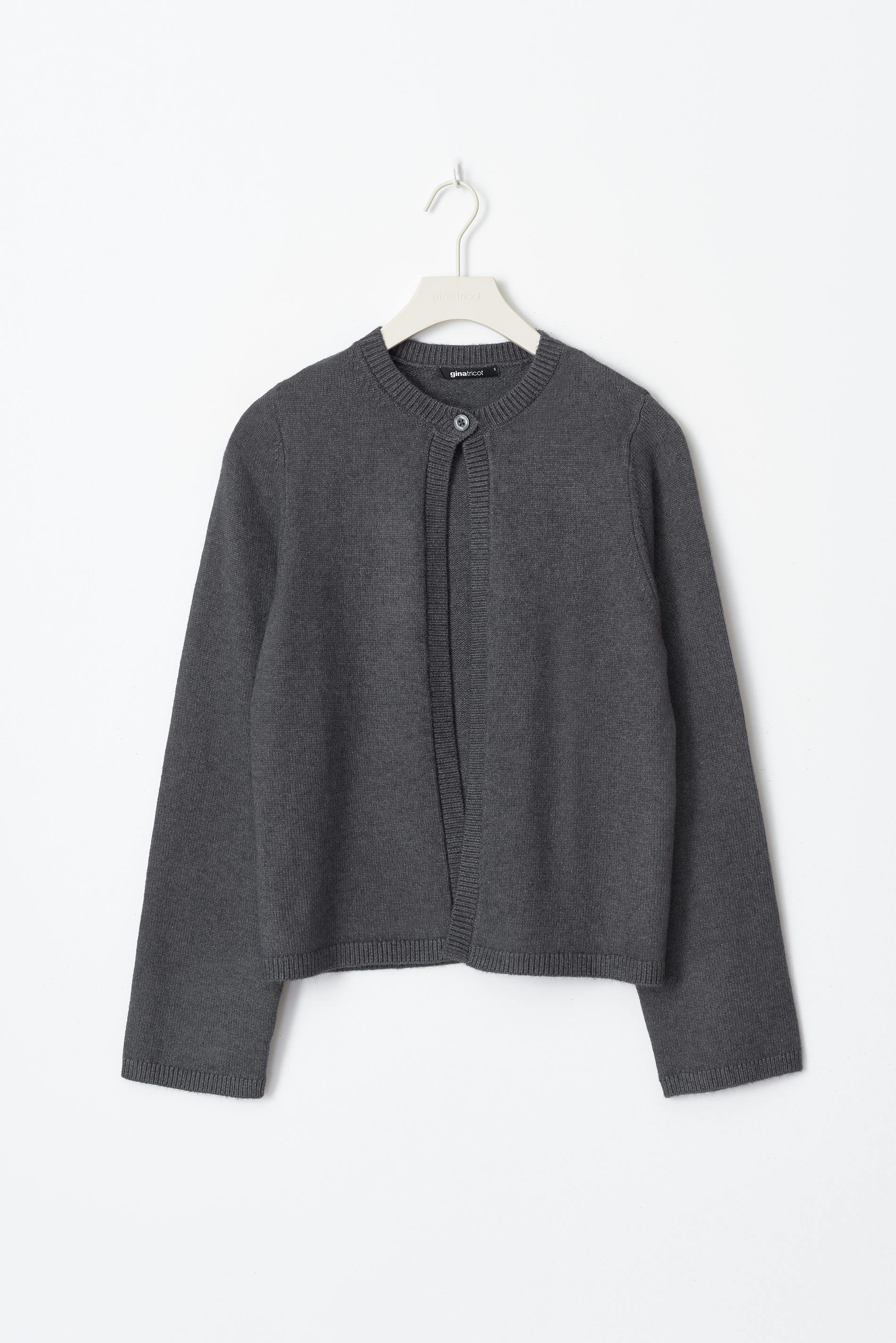 One button knit cardigan