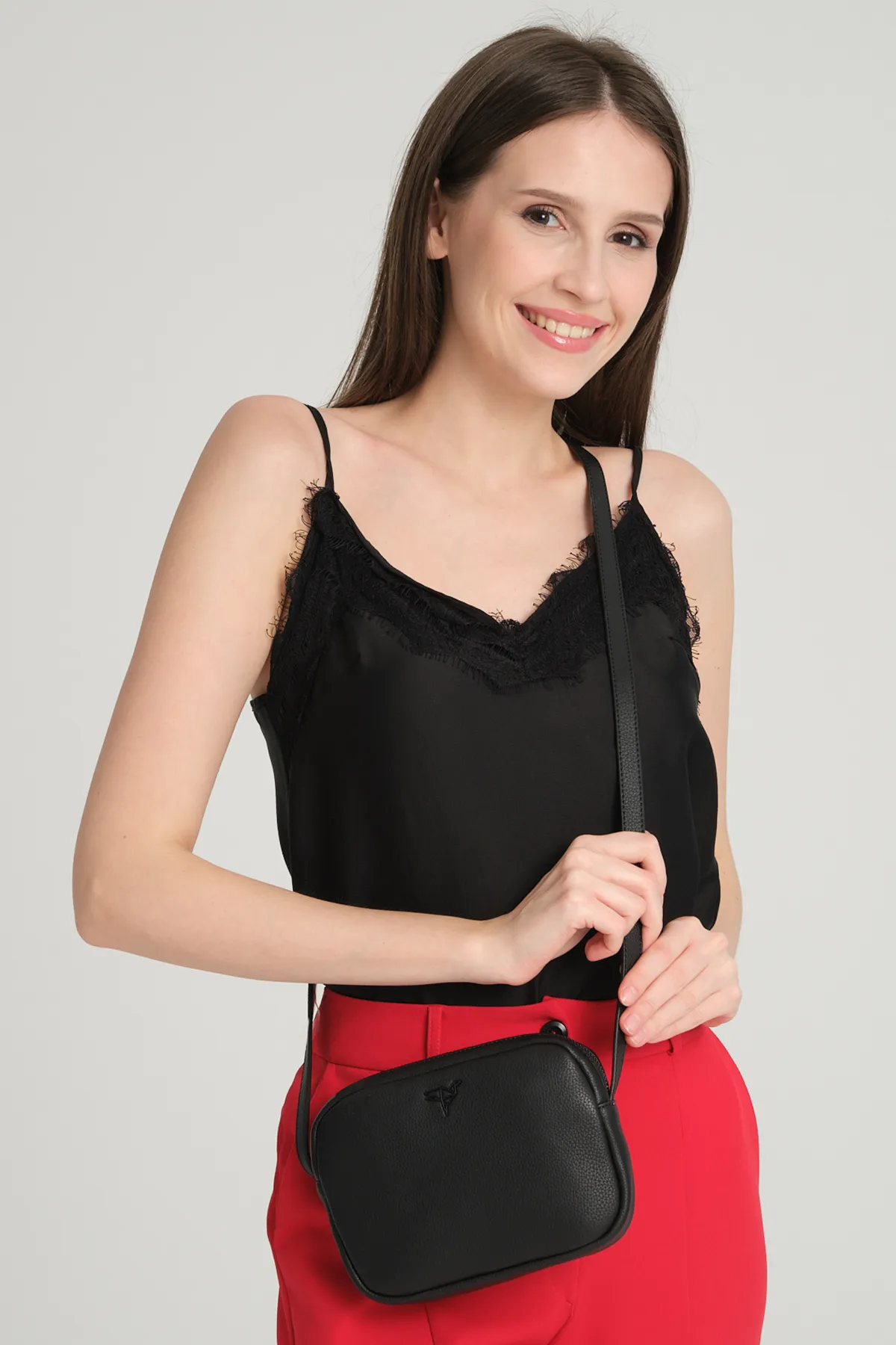 Garbalia  Liberty Black Damen-Minitasche mit Reißverschluss, verstellbarem Schultergurt mit Kreuzgriff