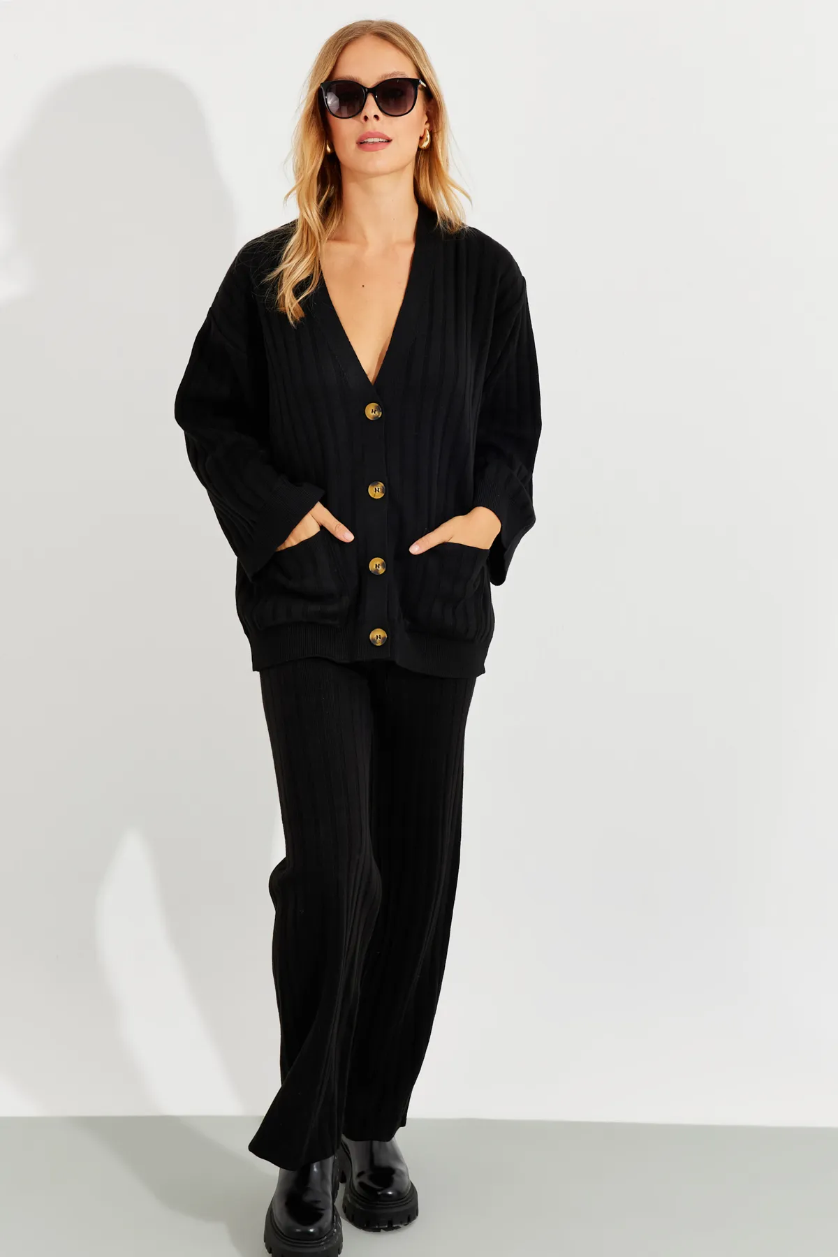 Cool & Sexy  Schwarzes Strickset für Damen, Oberteil und Unterteil YZ03
