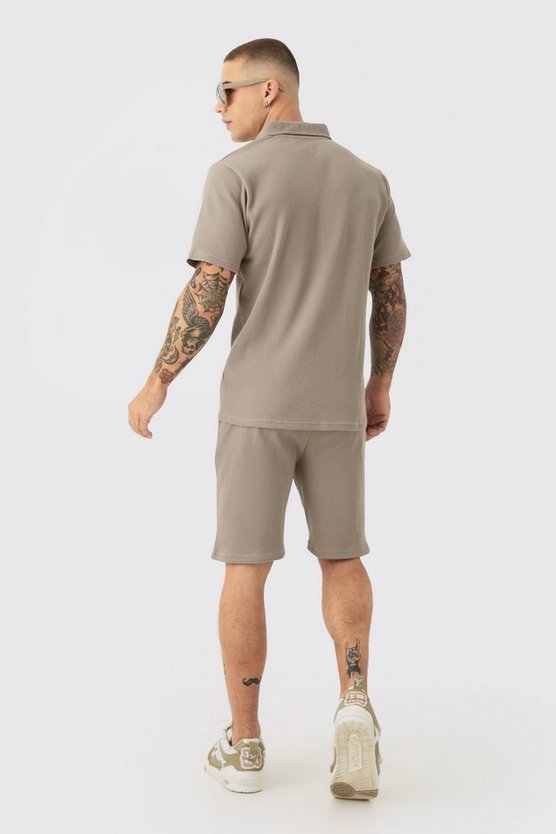 Slim-Fit Poloshirt und Shorts in Waffeloptik
