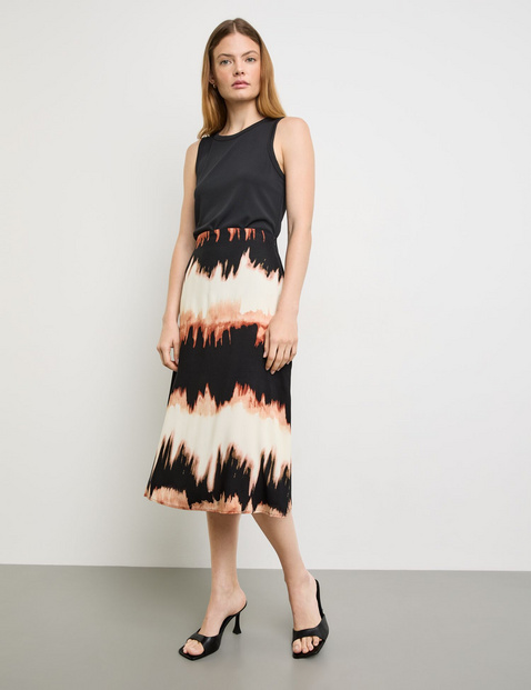 Ausgestellter Midirock mit Print
