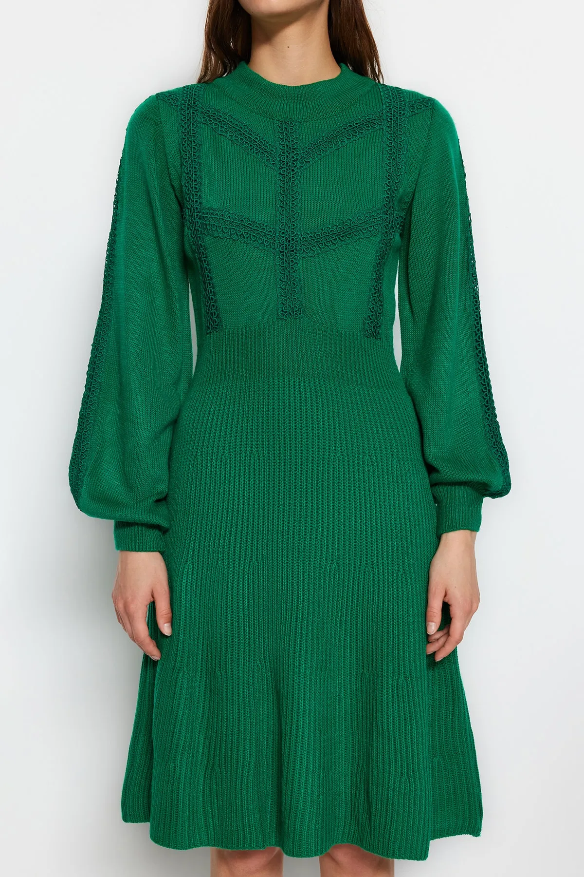 Trendyol Collection  Grünes Mini-Spitzenkleid aus Strick TWOAW22EL0011