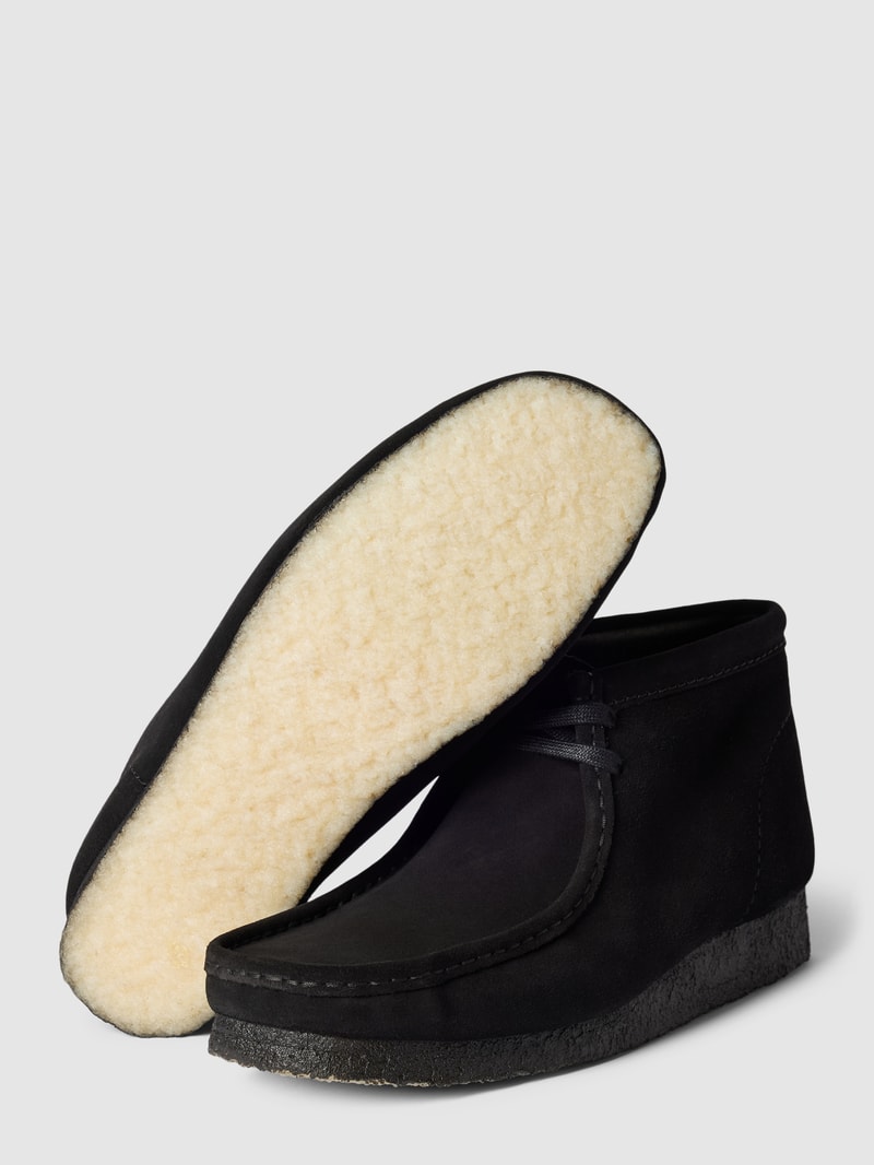 Boots aus echtem Leder Modell 'WALLABEE' in schwarz
