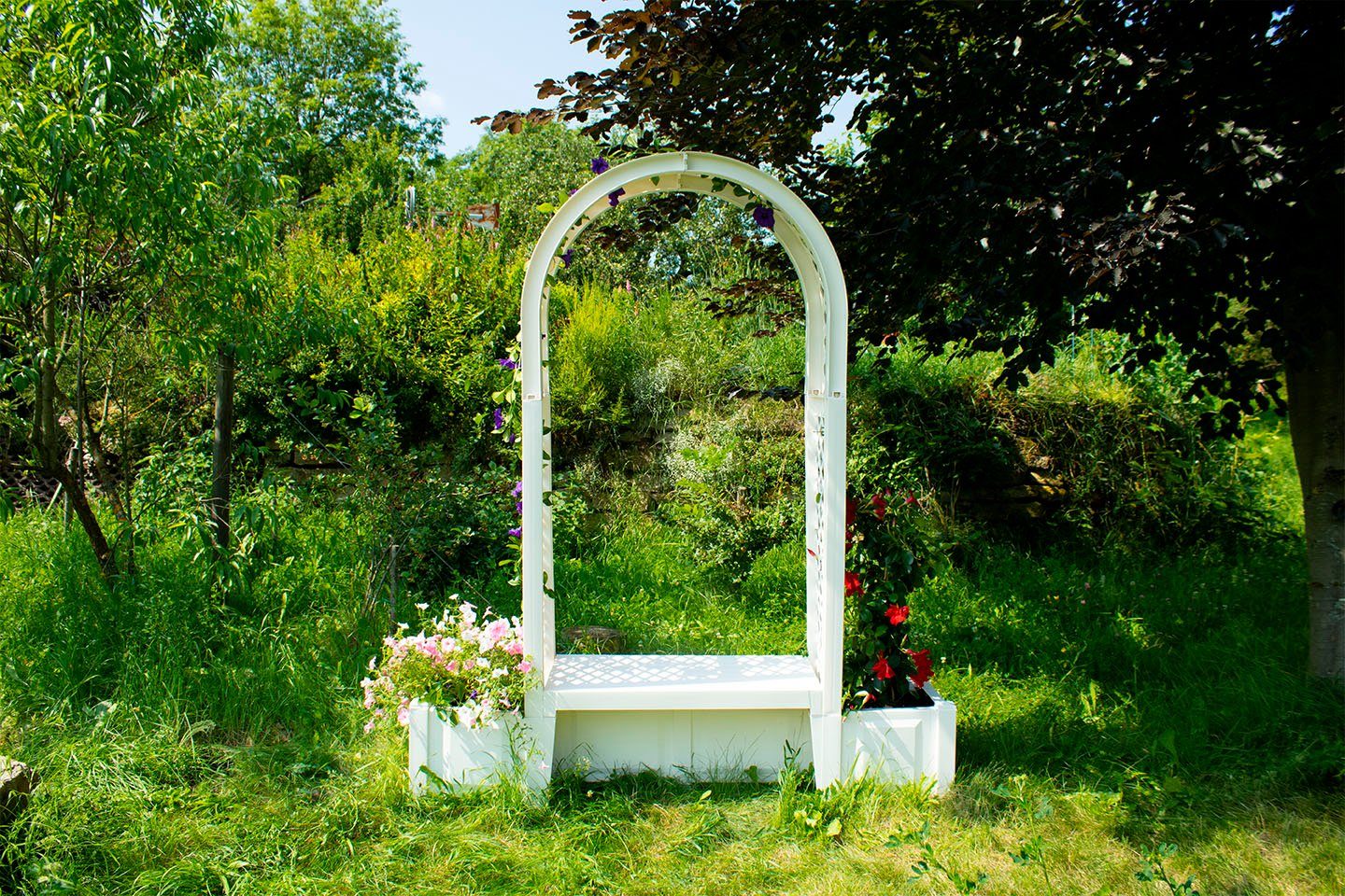 KHW Gartenbank Brüssel, mit Rosenbogen und zwei Pflanzkästen, weiß