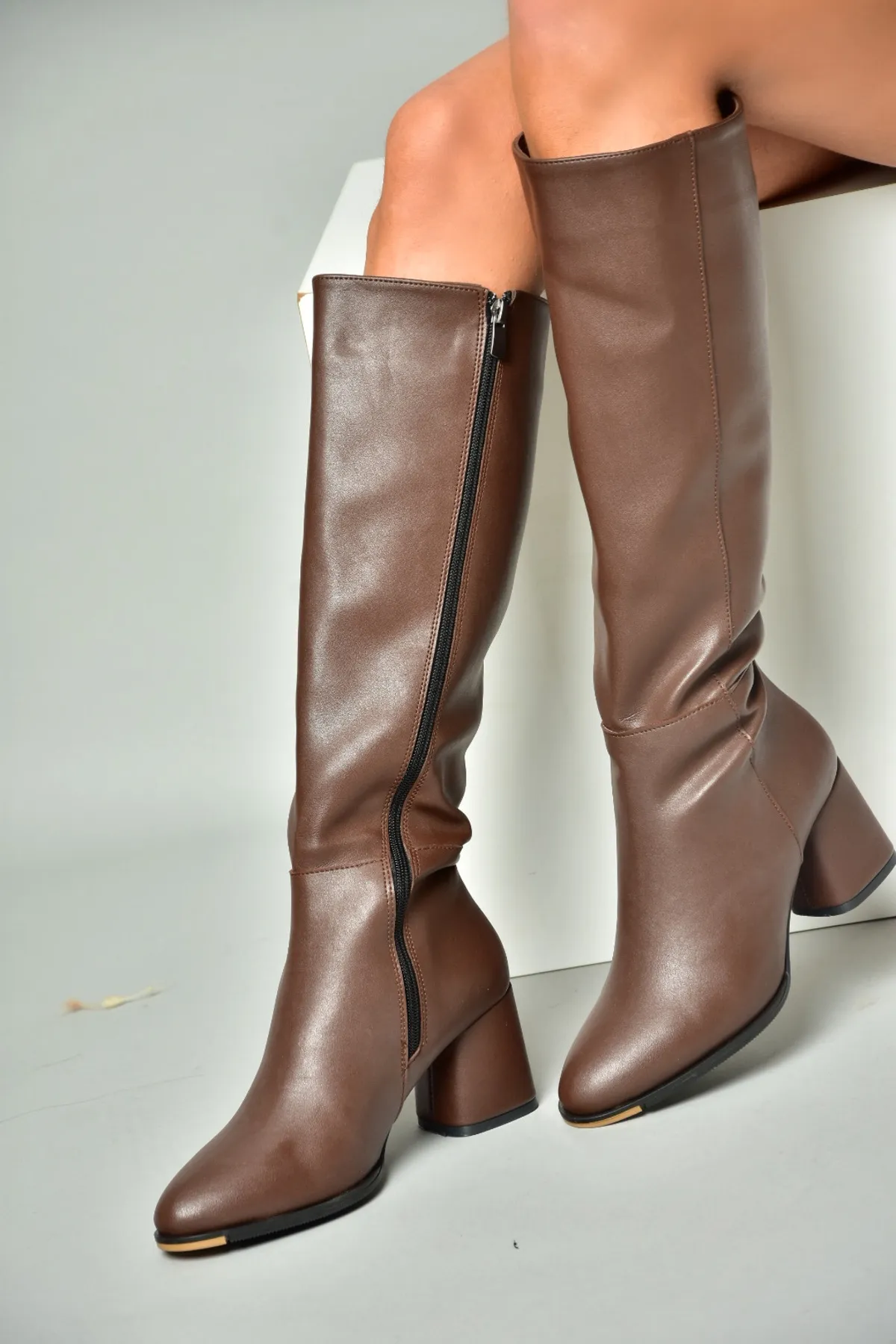 Fox Shoes  Braune Freizeitstiefel mit niedrigem Absatz für Damen J848300109